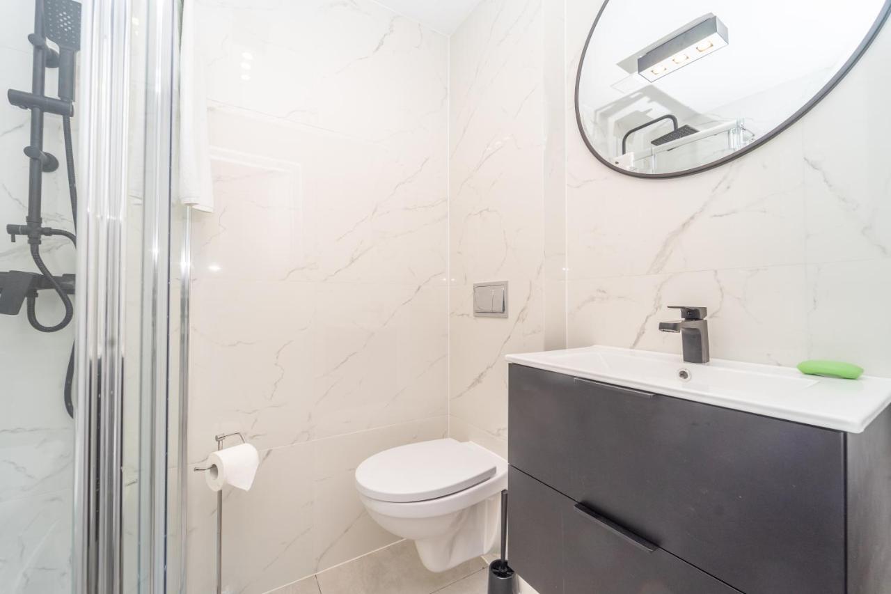 Przytulny Apartament 3City Z Dwiema Sypialniami W Gdyni By Noclegi Renters Гдиня Екстериор снимка